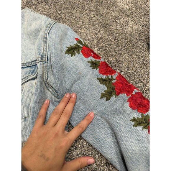Levi’s Embroidered Rose Sherpa Ex-Boyfriend Denim Jacket Lined Floral Large - Picture 5 of 10